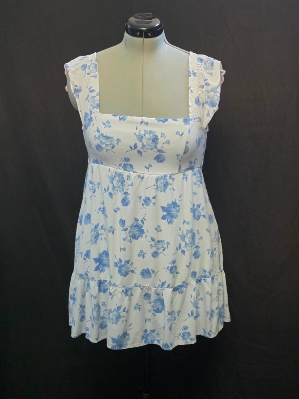 Hollister Blue & White Floral Tie‑Back Mini Dress – Size Small